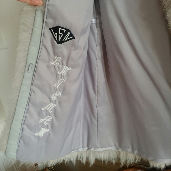 *SOLD* Vintage Fox Fur Coat - Picture 8 of 10